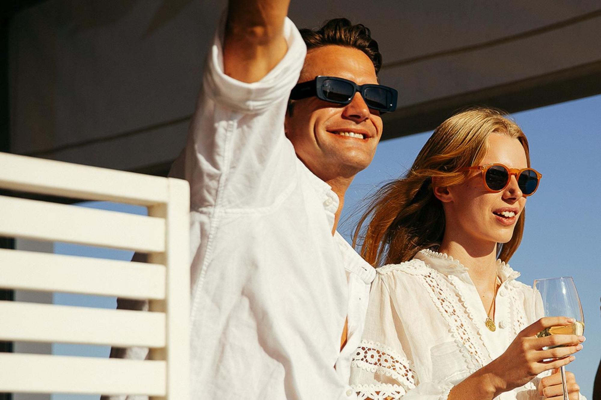 Domes Lake Algarve, Autograph Collection Βιλαμούρα Εξωτερικό φωτογραφία A couple wearing sunglasses