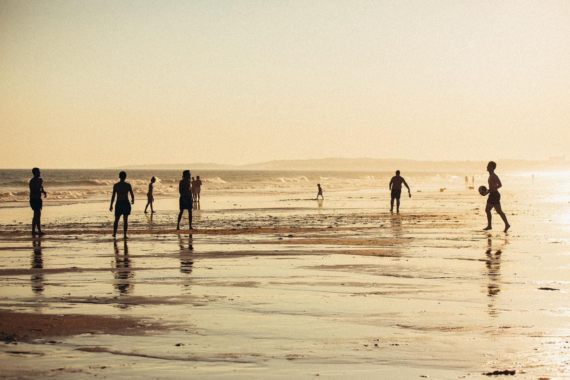 Domes Lake Algarve, Autograph Collection Βιλαμούρα Εξωτερικό φωτογραφία Children playing football on the beach