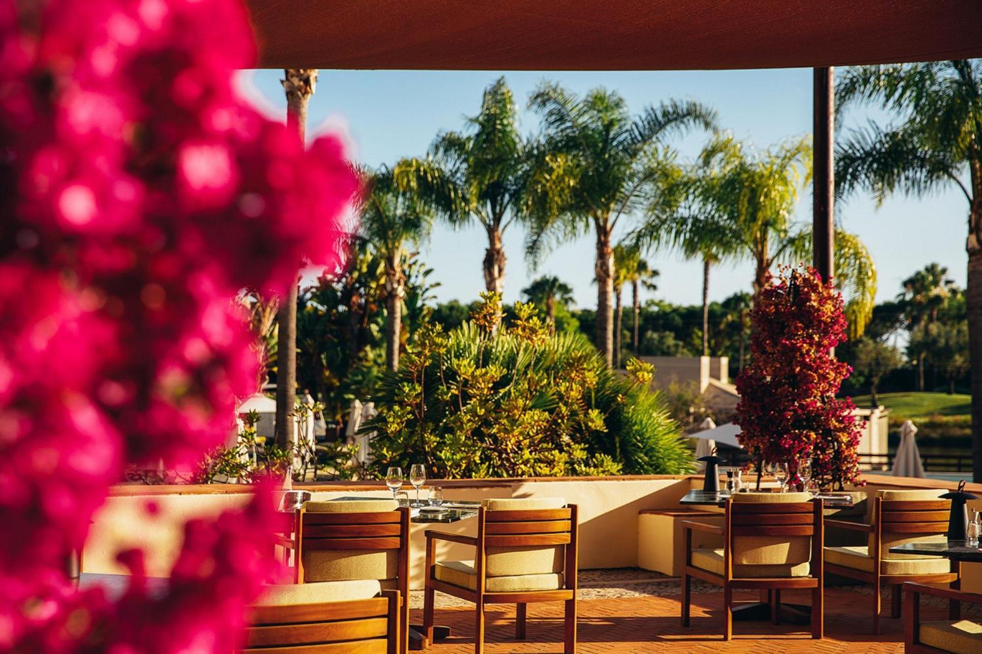 Domes Lake Algarve, Autograph Collection Βιλαμούρα Εξωτερικό φωτογραφία The restaurant at the Hotel Unique