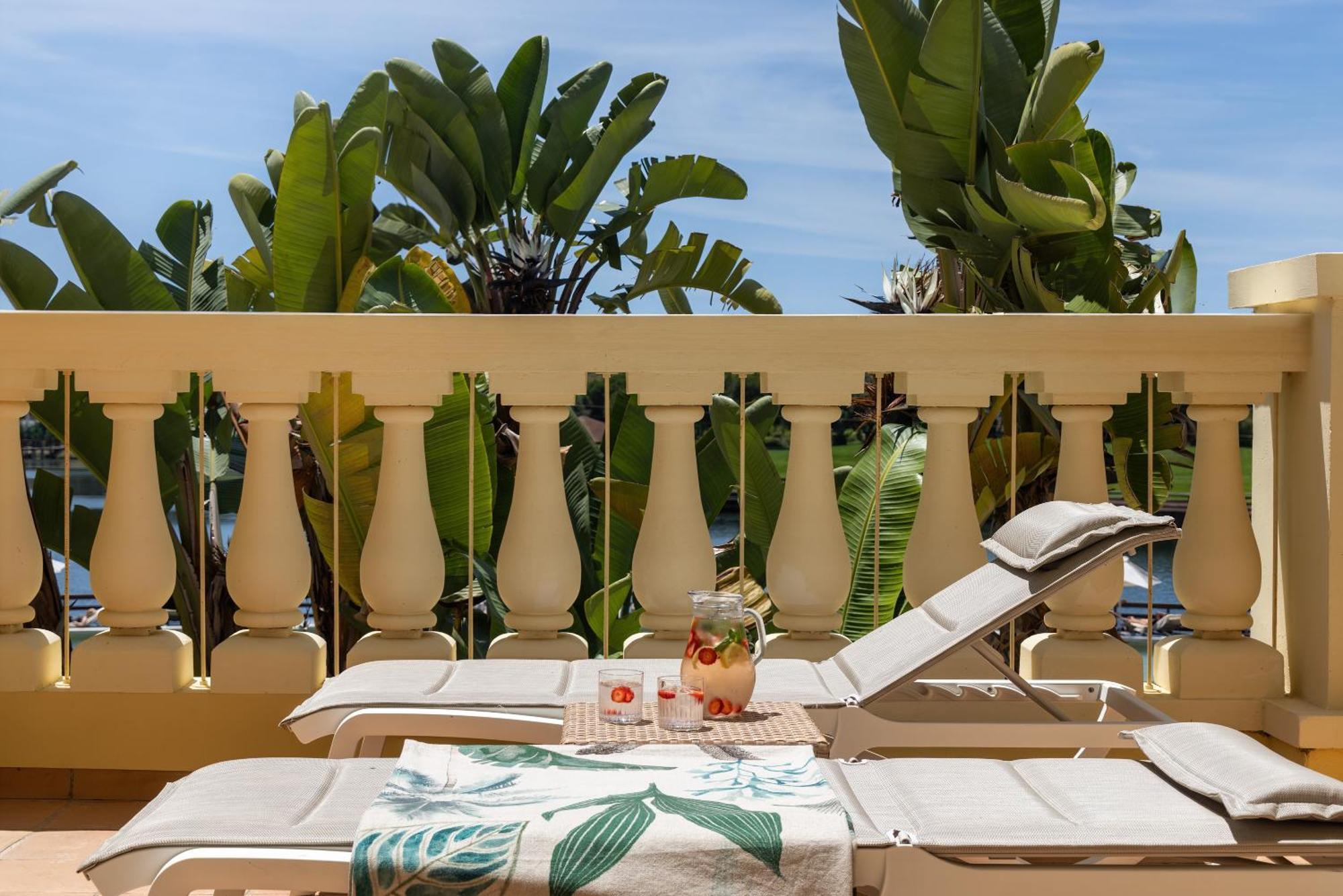Domes Lake Algarve, Autograph Collection Βιλαμούρα Εξωτερικό φωτογραφία The hotel's pool