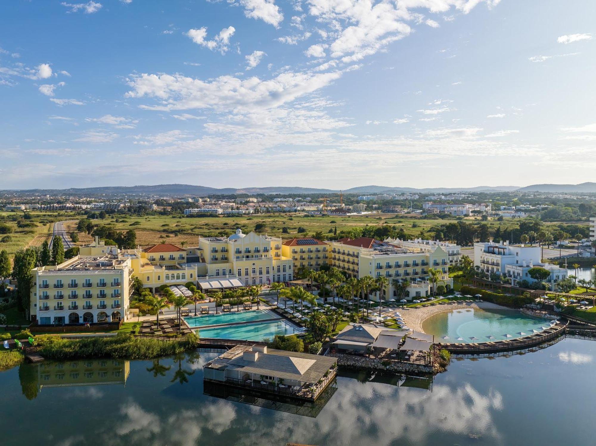 Domes Lake Algarve, Autograph Collection Βιλαμούρα Εξωτερικό φωτογραφία Aerial view of the resort